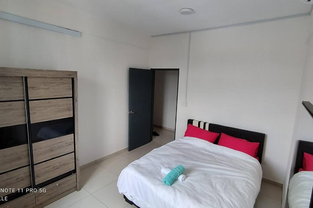 Spaces 3Bed Room New Condo @ Kg Paloh 이포 외부 사진