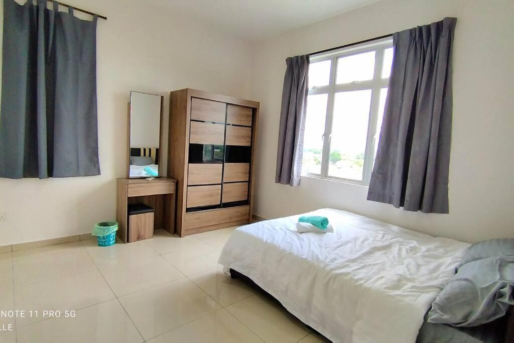 Spaces 3Bed Room New Condo @ Kg Paloh 이포 외부 사진